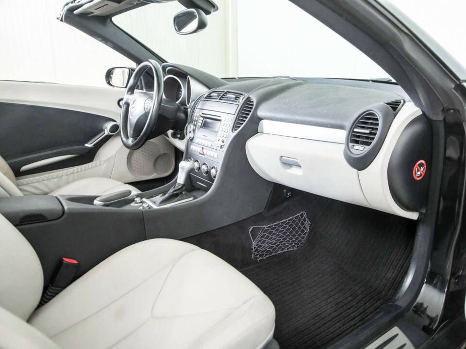 Bild 17/50 von Mercedes-Benz SLK 280 (2005)