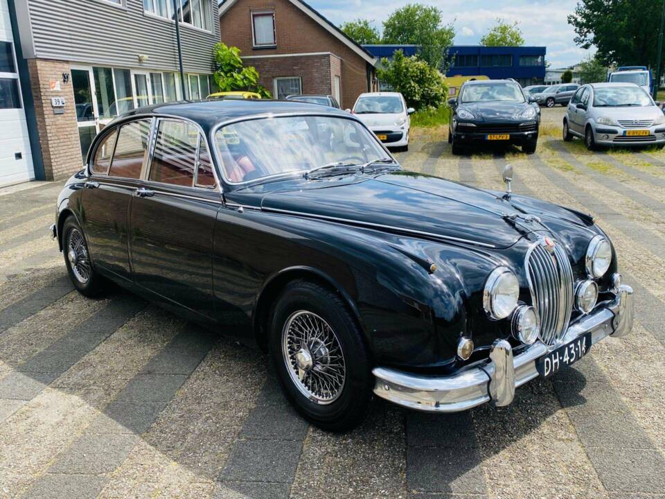 Image 3/50 de Jaguar Mk II 3.4 (1962)