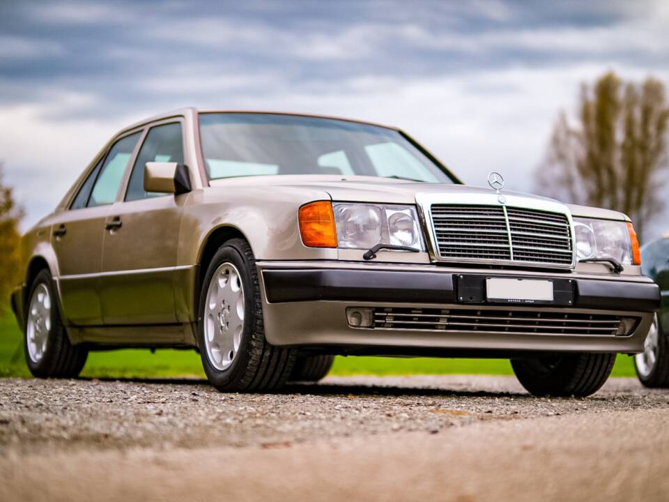 Immagine 1/20 di Mercedes-Benz 500 E (1991)