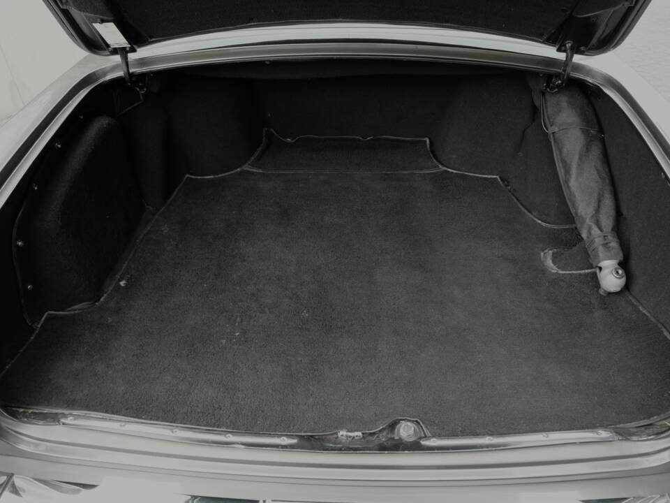 Image 7/48 of Bentley T 1 (1967)