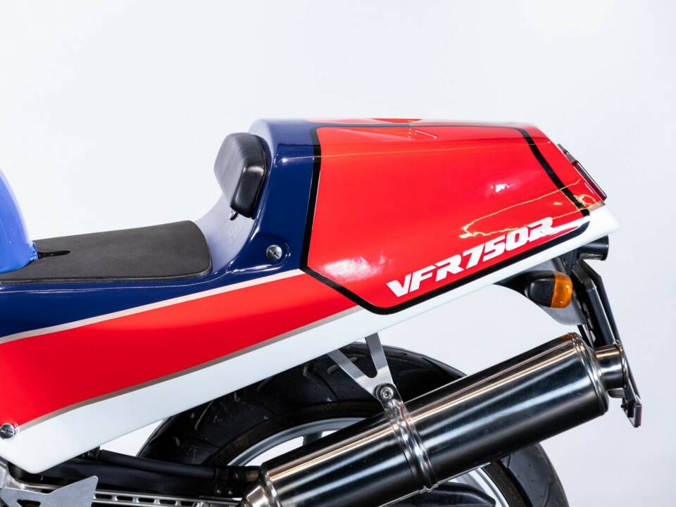 Afbeelding 10/50 van Honda VFR 750R RC 30 (1989)