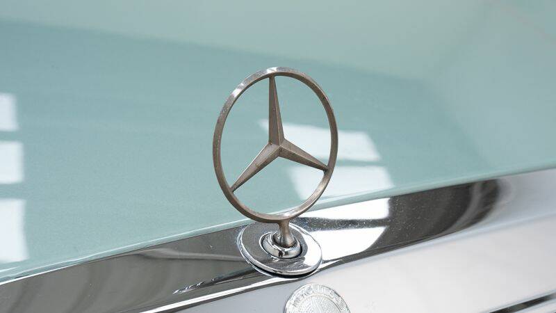 Bild 13/15 von Mercedes-Benz 300 CE (1992)
