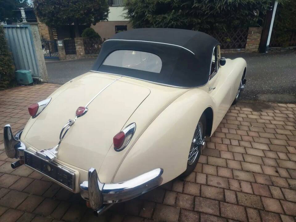 Immagine 4/74 di Jaguar XK 140 SE DHC (1955)