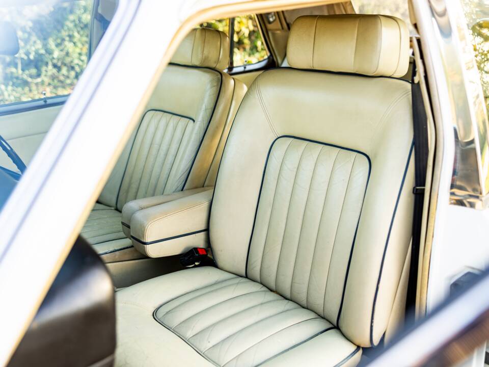 Immagine 32/38 di Rolls-Royce Silver Spirit (1983)