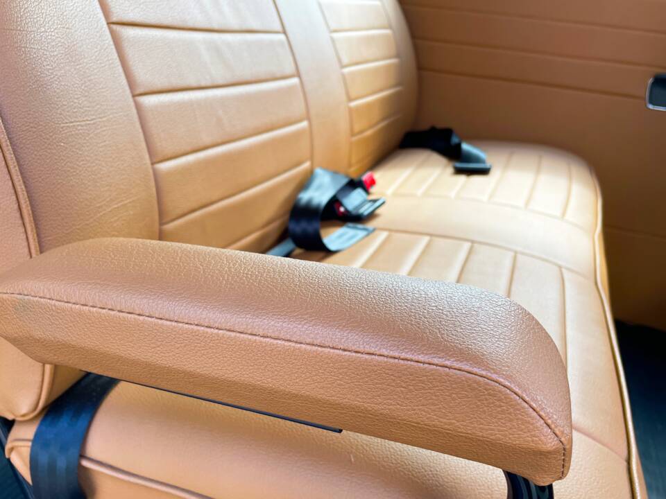 Image 31/73 of Volkswagen T2b Kombi (1978)