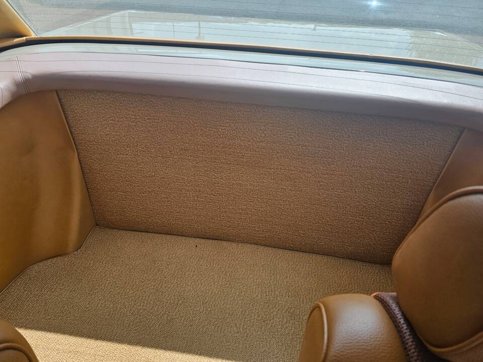 Image 7/27 of Mercedes-Benz 350 SL (1972)