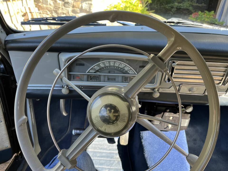 Bild 2/8 von Peugeot 403 LD Familiare (1961)