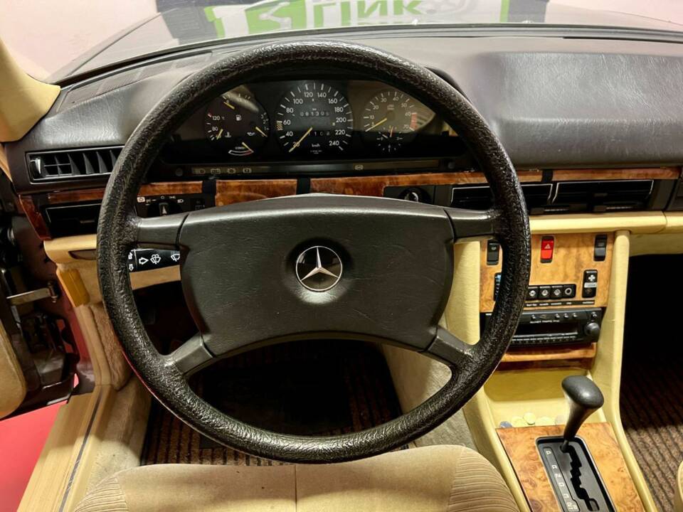 Image 11/30 of Mercedes-Benz 380 SE (1985)