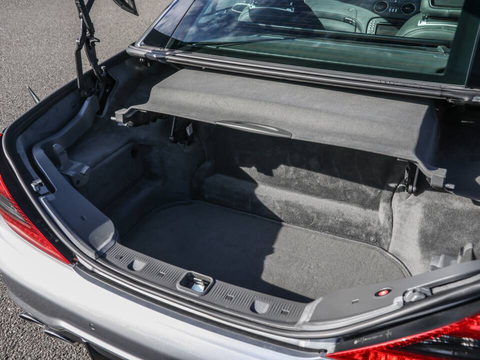 Afbeelding 27/47 van Mercedes-Benz SL 63 AMG (2008)
