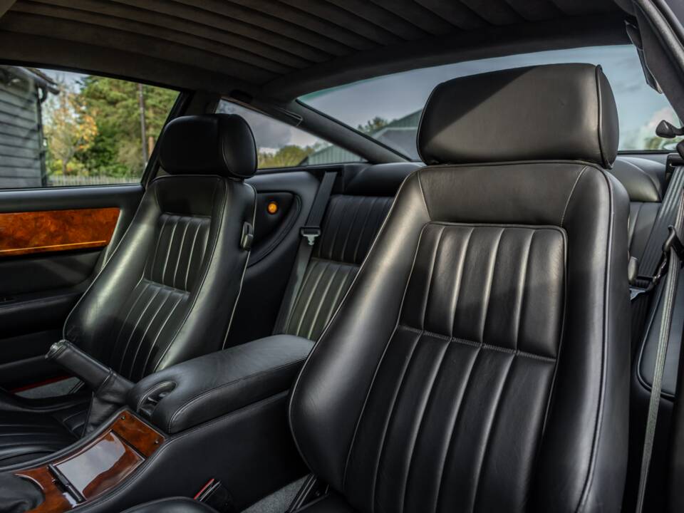 Imagen 42/58 de Aston Martin V8 Coupé (1997)