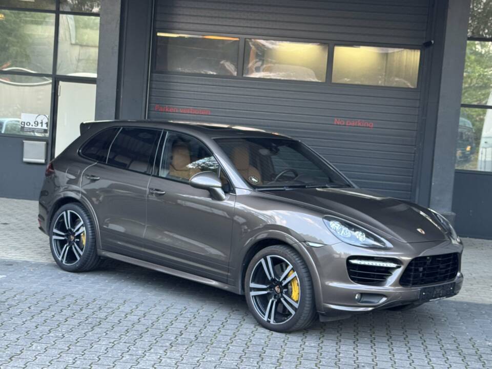 Bild 2/24 von Porsche Cayenne Turbo S (2014)