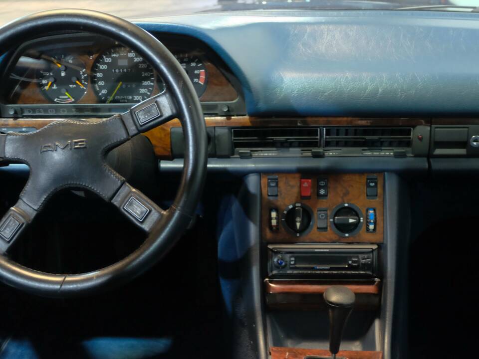 Image 5/29 of Mercedes-Benz 500 SEC (1985)
