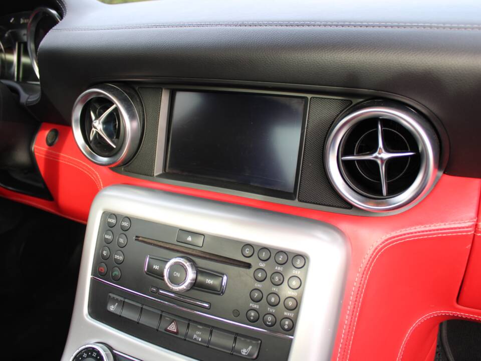 Image 42/57 of Mercedes-Benz SLS AMG (2010)