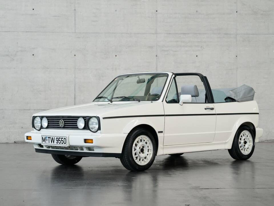 Image 2/50 of Volkswagen Golf Mk I Convertible 1.8 (1989)
