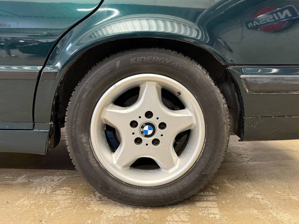 Bild 14/18 von BMW 525i Touring (1994)