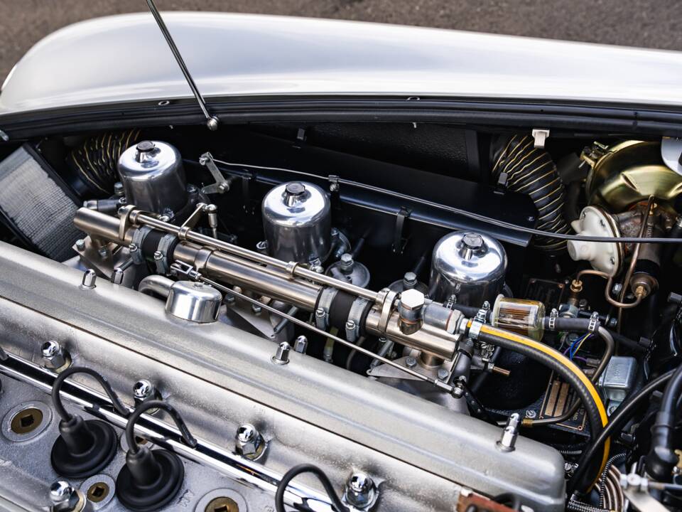 Image 29/42 de Aston Martin DB 5 (1964)