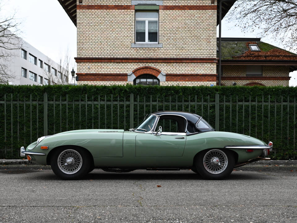 Image 26/60 de Jaguar E-Type (1970)