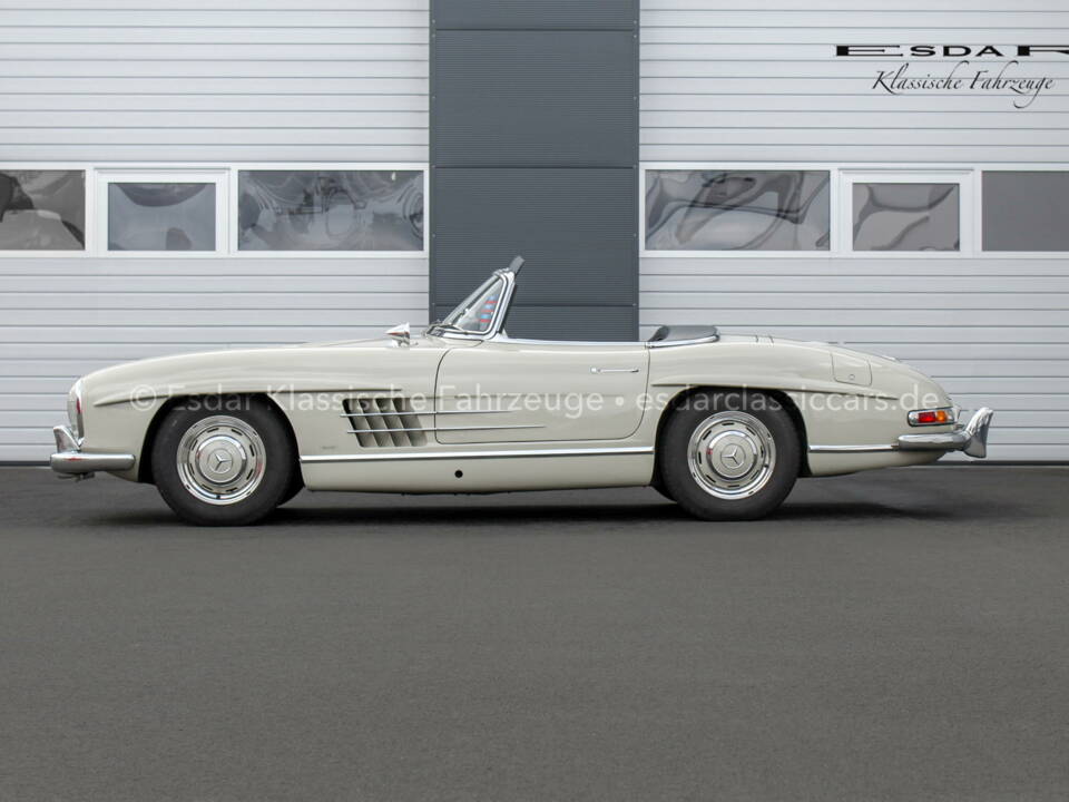Image 2/38 de Mercedes-Benz 300 SL Roadster (1961)