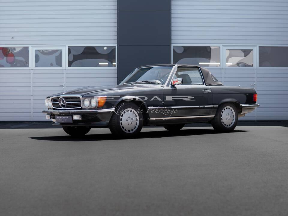 Image 2/29 of Mercedes-Benz 560 SL (1987)
