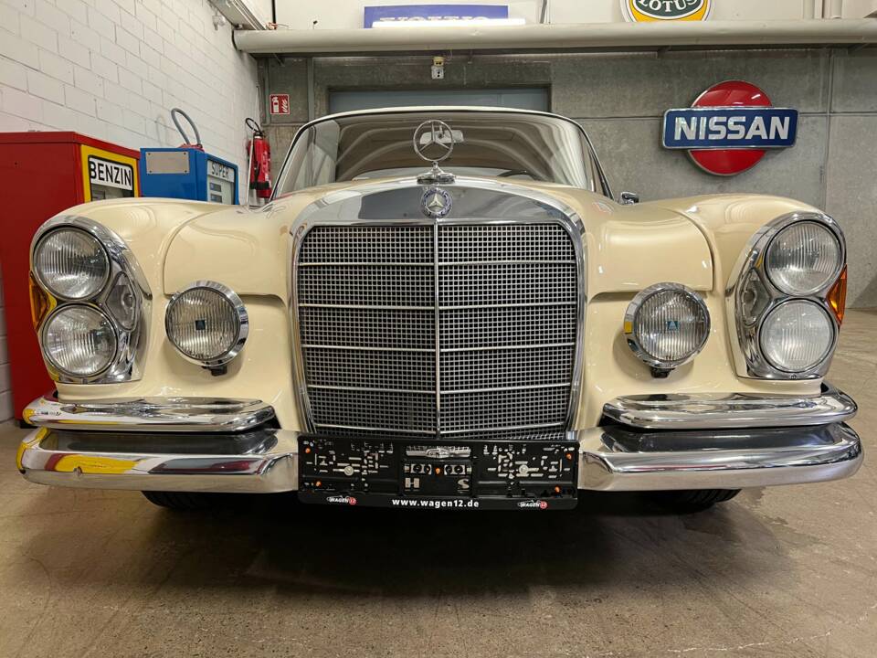 Image 3/15 of Mercedes-Benz 220 SE b (1965)