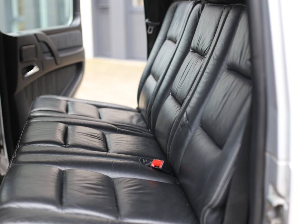 Image 22/64 of Mercedes-Benz G 400 CDI (LWB) (2004)