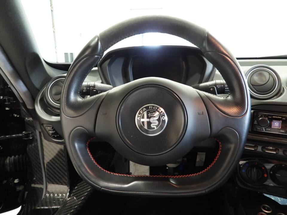 Immagine 6/15 di Alfa Romeo 4C (2017)