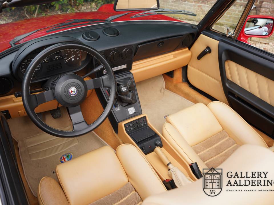 Bild 3/50 von Alfa Romeo 2.0 Spider (1991)