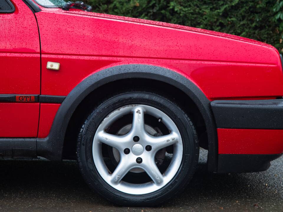 Image 46/50 de Volkswagen Golf III GTI 2.0 (1992)