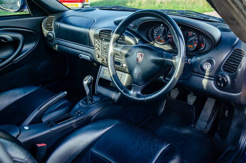 Afbeelding 2/12 van Porsche 911 Carrera (2002)
