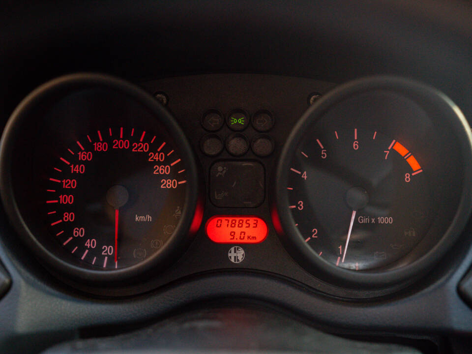 Immagine 42/46 di Alfa Romeo GTV 2.0 JTS (2003)