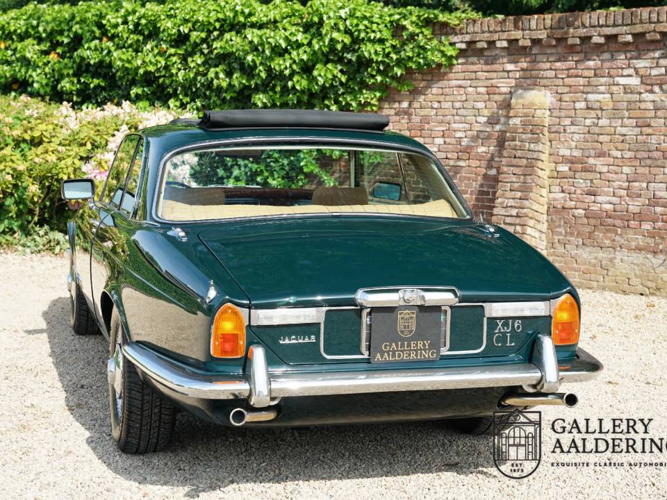 Image 34/50 of Jaguar XJ 6 L 4.2 (1975)