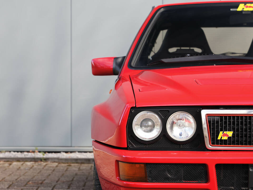 Afbeelding 28/58 van Lancia Delta HF Integrale Evoluzione I (1991)