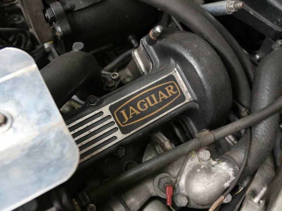 Image 32/49 de Jaguar Type E V12 (1974)