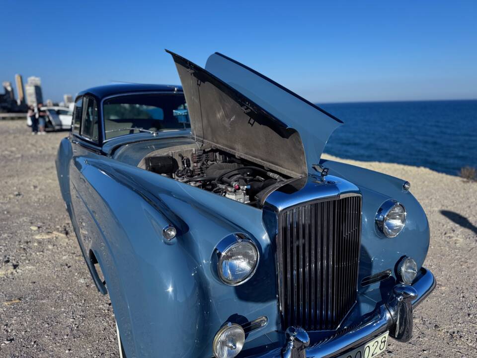 Image 45/46 of Bentley S 2 (1961)