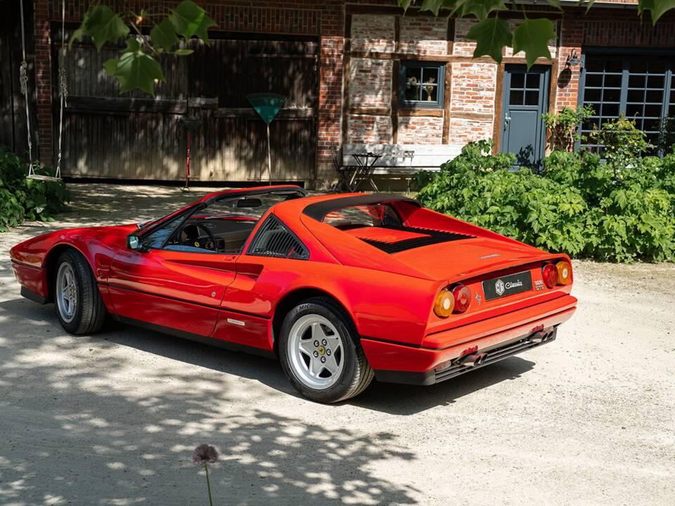 Bild 9/38 von Ferrari 328 GTS (1986)