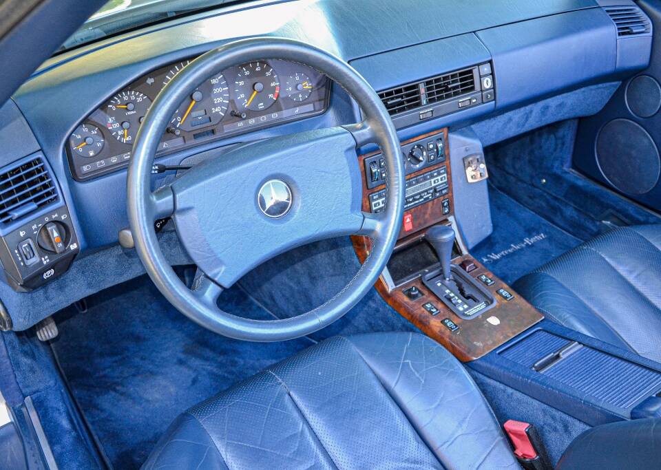 Imagen 38/50 de Mercedes-Benz 300 SL (1991)