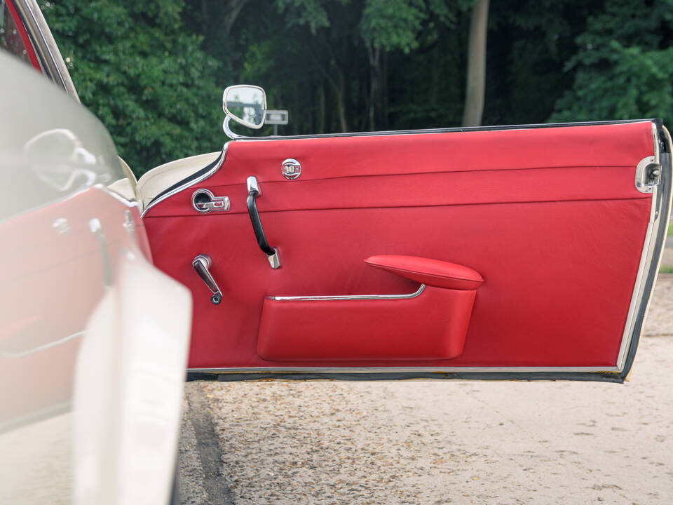 Image 47/60 of Mercedes-Benz 230 SL (1967)