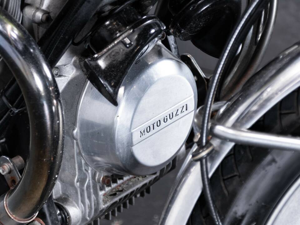 Image 37/40 of Moto Guzzi DUMMY (1973)