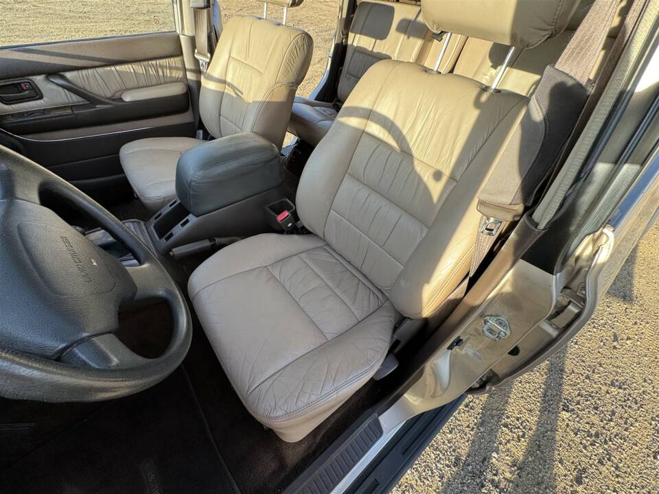 Immagine 19/45 di Toyota Land Cruiser FJ80 (1994)