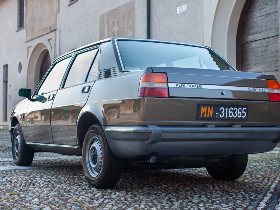Image 4/12 de Alfa Romeo Giulietta 1.6 (1980)