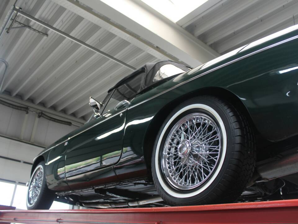 Image 10/50 of MG MGB (1974)