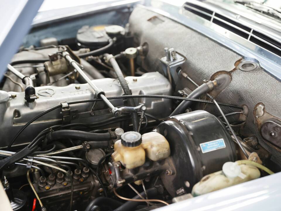 Immagine 32/40 di Mercedes-Benz 230 SL (1966)