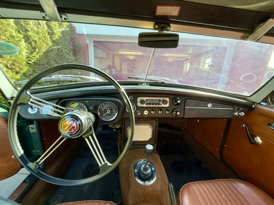 Imagen 9/15 de MG MGB (1965)