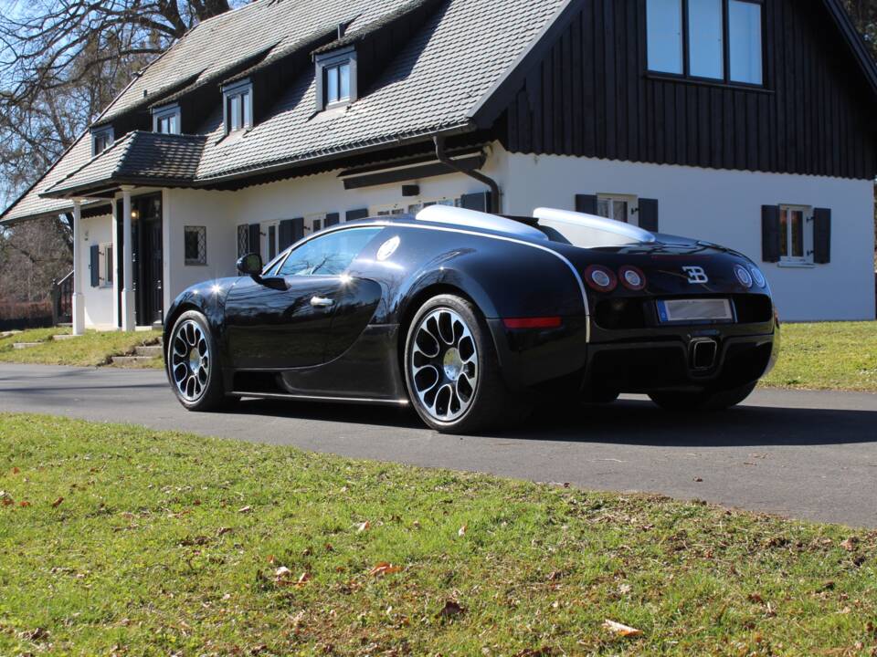 Immagine 8/18 di Bugatti Grand Sport (2011)