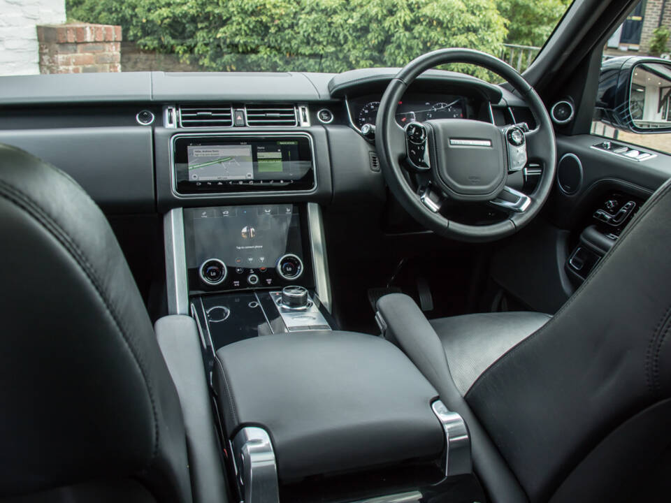 Image 16/18 of Land Rover Range Rover Vogue P400 (2019)