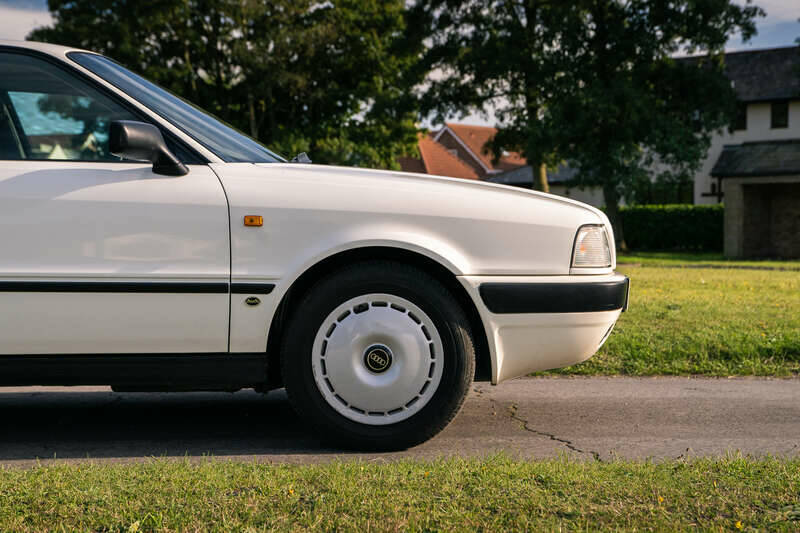 Bild 10/50 von Audi 80 - 2.0 E (1993)