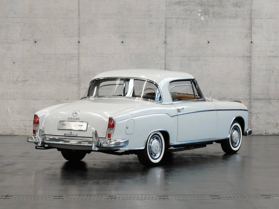 Immagine 5/5 di Mercedes-Benz 220 SE (1960)