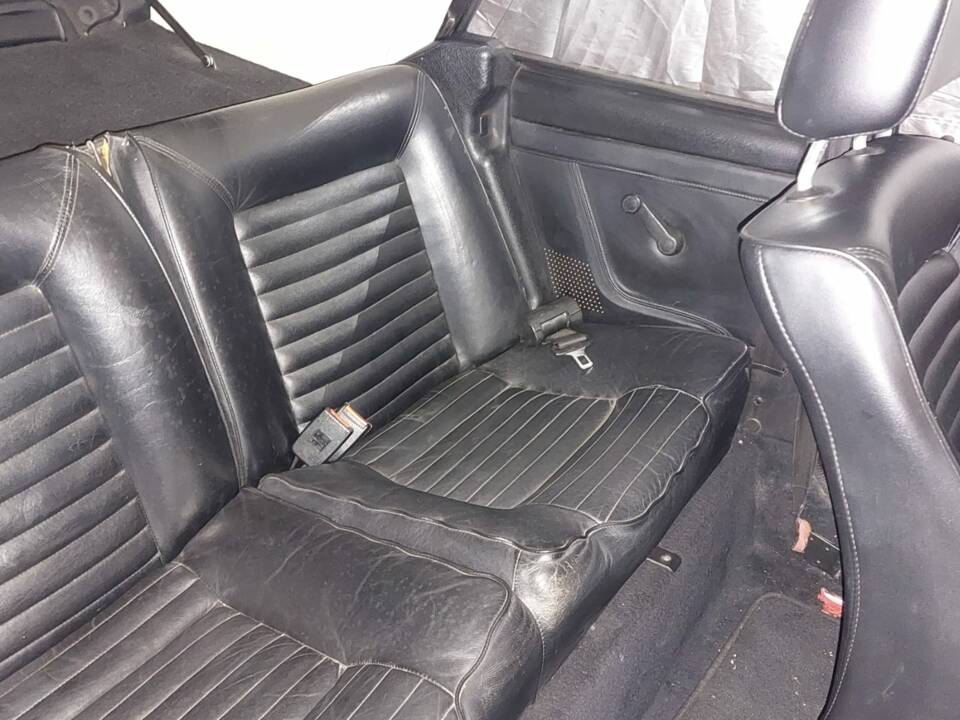 Image 7/55 de Volkswagen Golf Mk I Convertible 1.6 (1990)