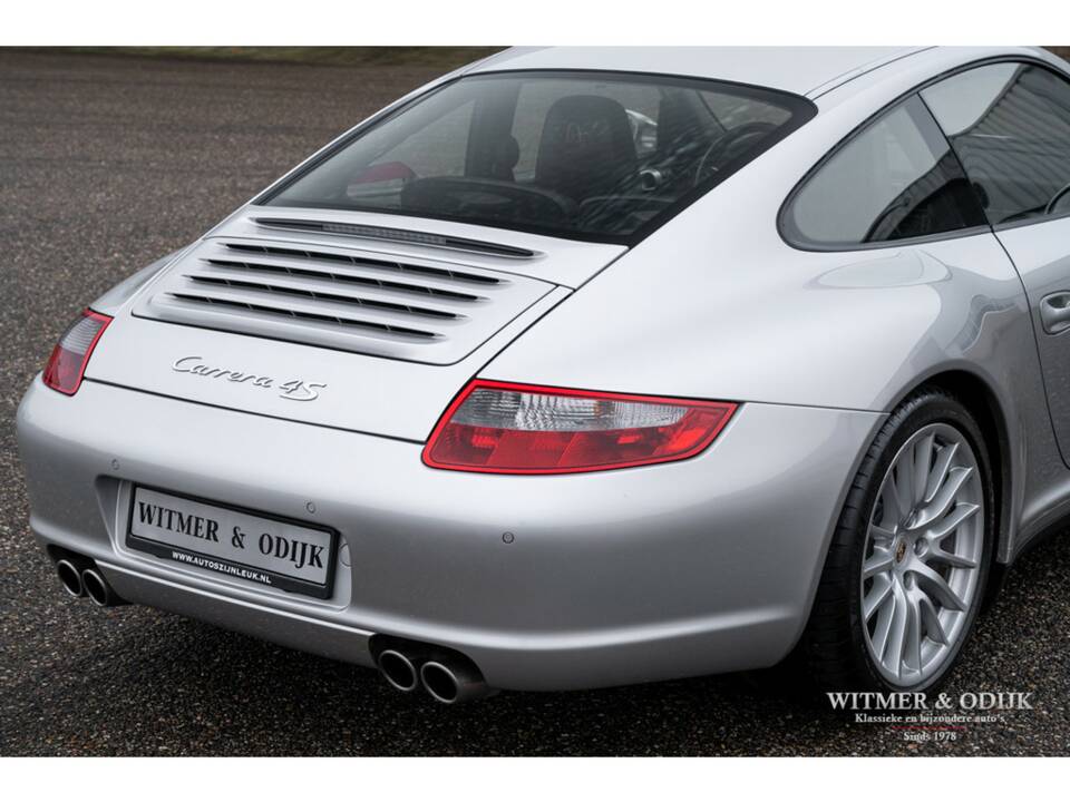 Bild 9/31 von Porsche 911 Carrera 4S (2006)