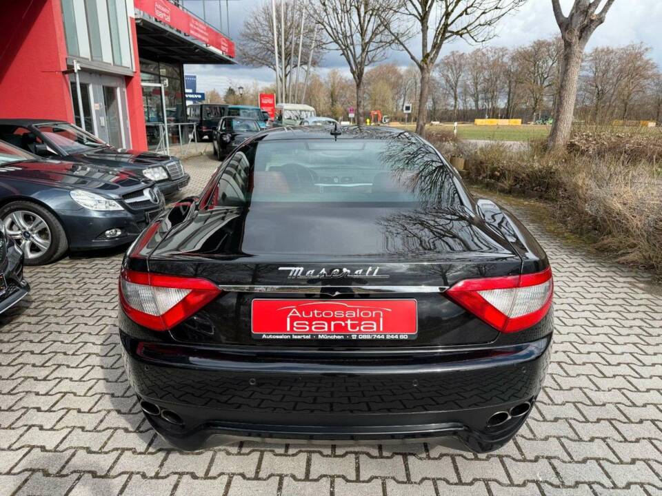Bild 4/21 von Maserati GranTurismo 4.2 (2007)